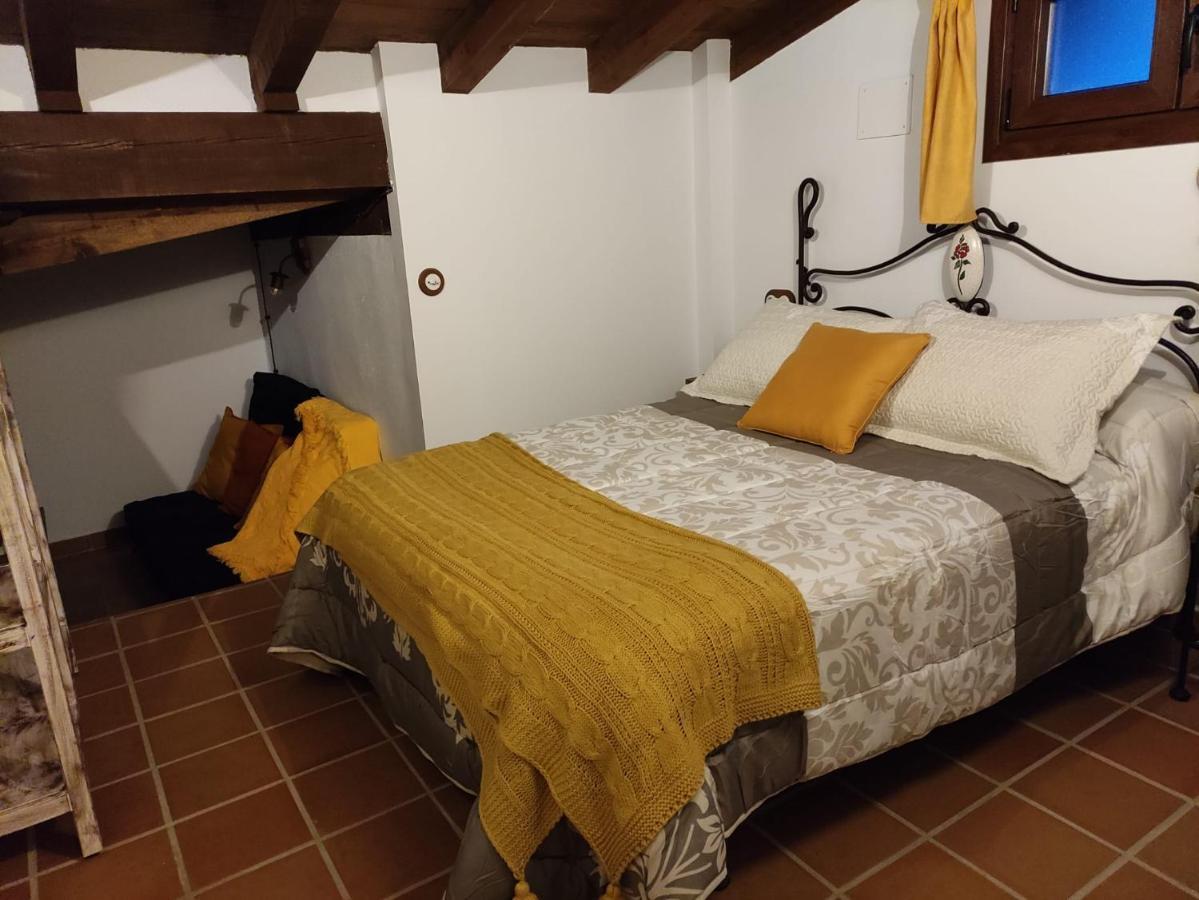 La Casa De La Abuela Amalia Apartment Аренас де Сан Педро Екстериор снимка