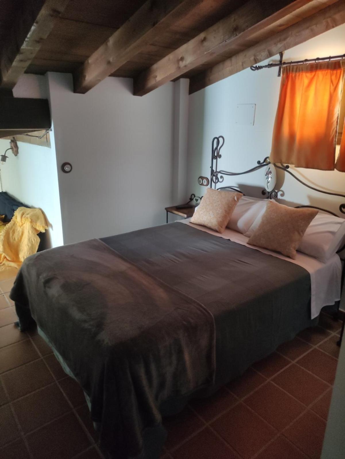 La Casa De La Abuela Amalia Apartment Аренас де Сан Педро Екстериор снимка