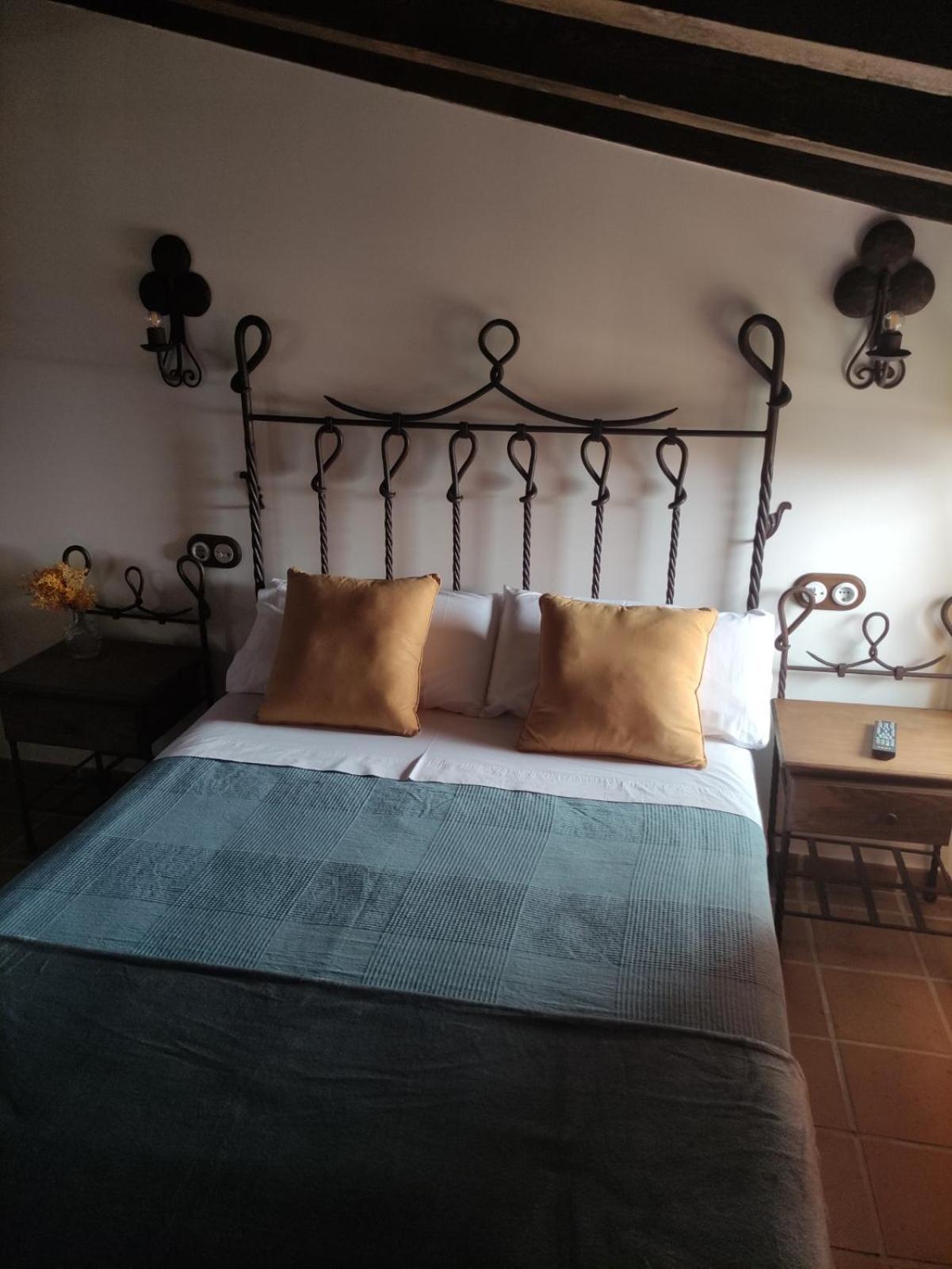 La Casa De La Abuela Amalia Apartment Аренас де Сан Педро Екстериор снимка